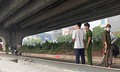 Hà Nội: Phát hiện một thi thể trên dải phân cách đường Nguyễn Xiển