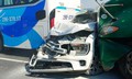 Ô tô Ford Everest biến dạng sau vụ tai nạn liên hoàn trên cao tốc Cao Bồ - Mai Sơn