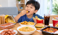 Thực phẩm siêu chế biến ảnh hưởng thế nào đến sự phát triển của trẻ?