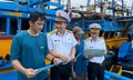 Hải quân làm điểm tựa vững chắc tiếp sức ngư dân vươn khơi, bám biển
