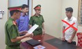 Chống đối hiệu lệnh CSGT, tài xế ô tô bị khởi tố