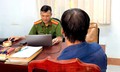 Bố dượng giả bạn trai trên mạng, ép con riêng của vợ 'quan hệ'