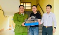 Phát hiện động vật quý hiếm 'đi lạc', người đàn ông giao nộp công an