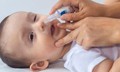 Chuyên gia cảnh báo: Nguy cơ nhiễm khuẩn, trầy xước mắt của thói quen sang chiết nước muối sinh lý tại nhà