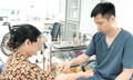 Mèo con cắn chủ rồi chết, chủ nuôi mới chịu đi tiêm phòng dại
