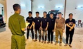 Bắt nhóm đối tượng 'sang nhượng' bé gái 14 tuổi qua nhiều quán karaoke để trừ nợ