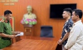 Tạm giữ 2 đối tượng trêu ghẹo cô gái rồi đánh người trước quán karaoke