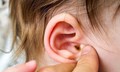 Dấu hiệu nhọt ống tai ngoài ở trẻ và cách xử trí đúng