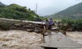 Nước lũ, sạt lở cuốn phăng 30m đường trên Quốc lộ 12 ở Lai Châu, 10 con trâu ở Lào Cai bị cuốn trôi