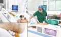 Gà mổ vào gót chân khiến cụ ông nguy kịch