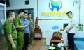 Không phải bác sĩ vẫn mở phòng khám và 'điều trị' cho bệnh nhân