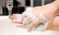 6 thói quen nhỏ giúp hạn chế bệnh mùa mưa