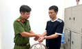 Nhờ người cùng thôn xin việc cho vợ, nam thanh niên bị lừa tiền