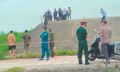 Tá hỏa phát hiện nữ hiệu trưởng mầm non tử vong dưới mương nước