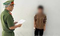 'Nữ quái' vào bệnh viện làm loạn, chửi bới rồi hành hung nhân viên y tế gây phẫn nộ