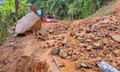 Hàng nghìn m³ đất đá sạt lở, nhiều tuyến đường ở Lào Cai bị đe dọa