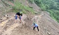 Đường độc đạo sạt lở, gần 740 người ở bản vùng cao Nghệ An bị cô lập