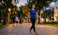 8 thói quen đơn giản buổi tối giúp phụ nữ trung niên khỏe đẹp hơn