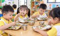 Chế độ ăn cho trẻ mầm non và tiểu học trong một ngày