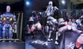 Màn so găng đầu tiên trên thế giới giữa con người và robot trong lồng sắt