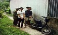 Nhóm Giàu, Sang, Phát cướp xe điện