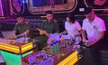 Kiểm tra quán karaoke, phát hiện 4 nhân viên nữ đang múa khiêu dâm