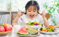 Ăn trái cây tráng miệng thế nào để tốt cho sức khỏe lứa tuổi học sinh?