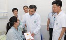 Thứ trưởng Trần Văn Thuấn thăm bệnh nh&#226;n vụ ch&#225;y nh&#224; trọ phố Trung K&#237;nh