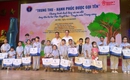 Thứ trưởng Bộ Y tế Nguyễn Tri Thức thăm, động vi&#234;n v&#224; tặng qu&#224; bệnh nhi dịp Tết Trung thu