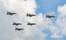 M&#225;y bay trinh s&#225;t Yak-130 ‘x&#233; m&#226;y’, tạo khoảnh khắc ngoạn mục