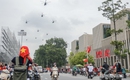 Bay qua Quảng trường Ba Đ&#236;nh - Niềm tự h&#224;o của những người l&#237;nh phi c&#244;ng