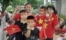Người d&#226;n đổ về Quảng trường Ba Đ&#236;nh chờ đến 20h xem tổng hợp luyện diễu binh, diễu h&#224;nh
