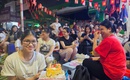 [TRỰC TIẾP] Người d&#226;n lấp đầy tuyến phố trung t&#226;m, tổ chức sinh nhật, giao lưu văn nghệ xuy&#234;n đ&#234;m