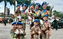 Cảm x&#250;c kh&#243; qu&#234;n của c&#225;c nữ chiến sĩ trong v&#242;ng tay nh&#226;n d&#226;n khi thực hiện nhiệm vụ A80