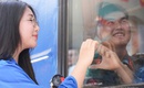 Người d&#226;n bịn rịn, x&#250;c động chia tay c&#225;c chiến sĩ sau khi ho&#224;n th&#224;nh nhiệm vụ A80