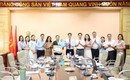 Bộ Y tế tổ chức trao Huy hiệu 35 năm tuổi Đảng cho đảng viên Chi bộ Vụ Bảo hiểm Y tế