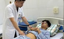 Ngã xe máy thanh niên vỡ bàng quang