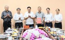 Thứ trưởng Đỗ Xuân Tuyên trao quyết định thành lập Hội đồng tư vấn cấp giấy đăng ký lưu hành thuốc nhiệm kỳ 2026-2029