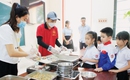 Bộ Y tế yêu cầu siết kiểm tra bếp ăn tập thể, trường học: Ngăn thực phẩm không an toàn từ 'đầu vào'