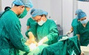 'Báo động đỏ' cứu mẹ con sản phụ rau bong non