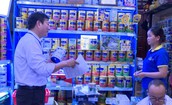 Huế kiểm tra loạt cơ sở kinh doanh sữa, thực phẩm chức năng v&#224; bếp ăn tập thể