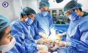 Ca mổ đ&#243;n trẻ sơ sinh c&#243; c&#226;n nặng 5,2kg tại Hải Ph&#242;ng