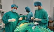 Cứu sống bệnh nh&#226;n bị xi&#234;n vịt nướng đ&#226;m xuy&#234;n cổ