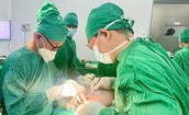 Người d&#226;n Kh&#225;nh H&#242;a được thay khớp h&#225;ng to&#224;n phần ngay gần nh&#224;
