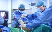Lần đầu tiên tại Việt Nam phẫu thuật nắn chỉnh vẹo cột sống không ghép xương