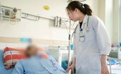 Cấp cứu 2 bệnh nhân cao tuổi bị đột quỵ
