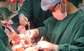 Nam thanh niên bị đứt động mạch cổ được cứu sống ngoạn mục
