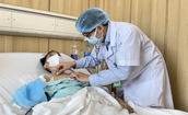 Hai anh chị lần lượt qua đời vì bệnh di truyền, nam sinh 16 tuổi hồi sinh nhờ ghép gan