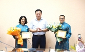 Bộ Y tế trao tặng Kỷ niệm chương 'Vì sức khoẻ nhân dân' cho 2 chuyên gia của CDC Hoa Kỳ tại Việt Nam
