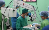 Mắt đỏ ngầu sau khi uống rượu bia, dấu hiệu cảnh báo nguy hiểm